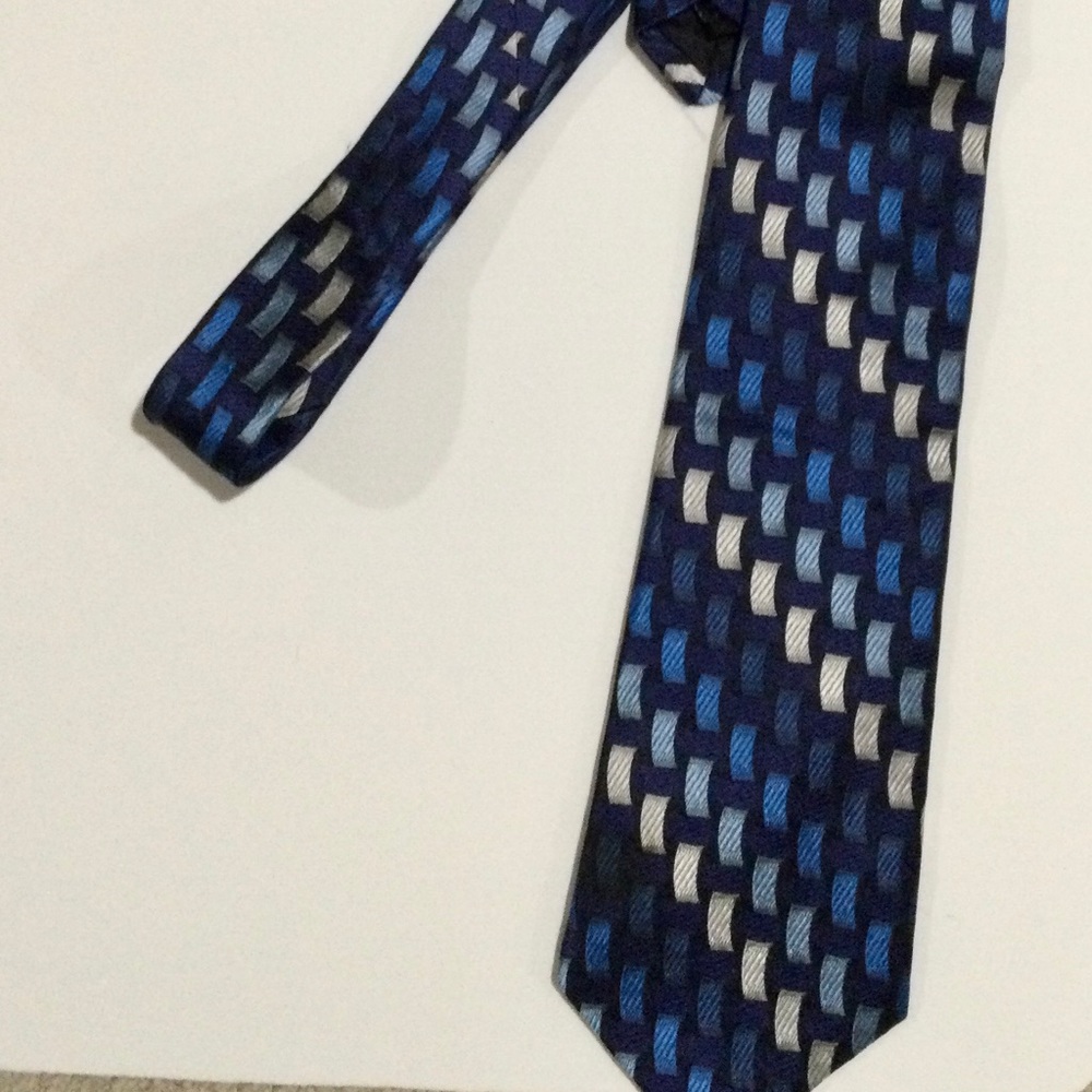 Perry Ellis silk neck tie